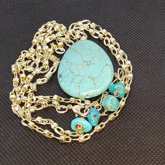 "New" Turquoise & Howlite Pendant - Picture 2 of 4